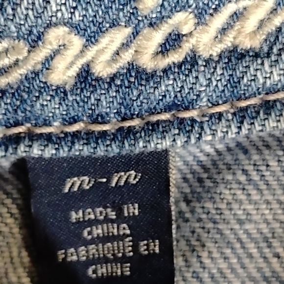 American Eagle Jean Jacket Women's Blue Embroidered Button Up Size Medium - Picture 9 of 10